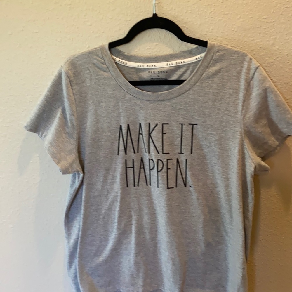 Like new Rae Dunn tee!